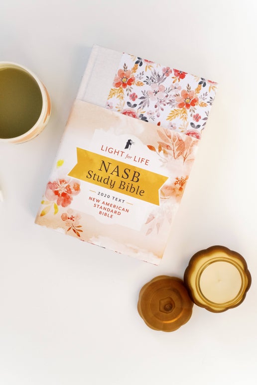 Light for Life NASB 2020 Study Bible w flowers [Golden Fields]
